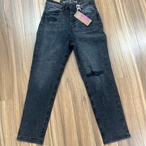 NWT Vanilla Star Women's Super High Rise Mom Jeans Distressed BLACK Size W27/5